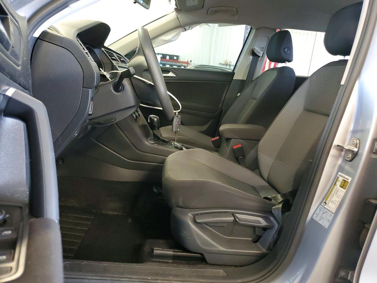 2020 Volkswagen Tiguan S - Фото 7