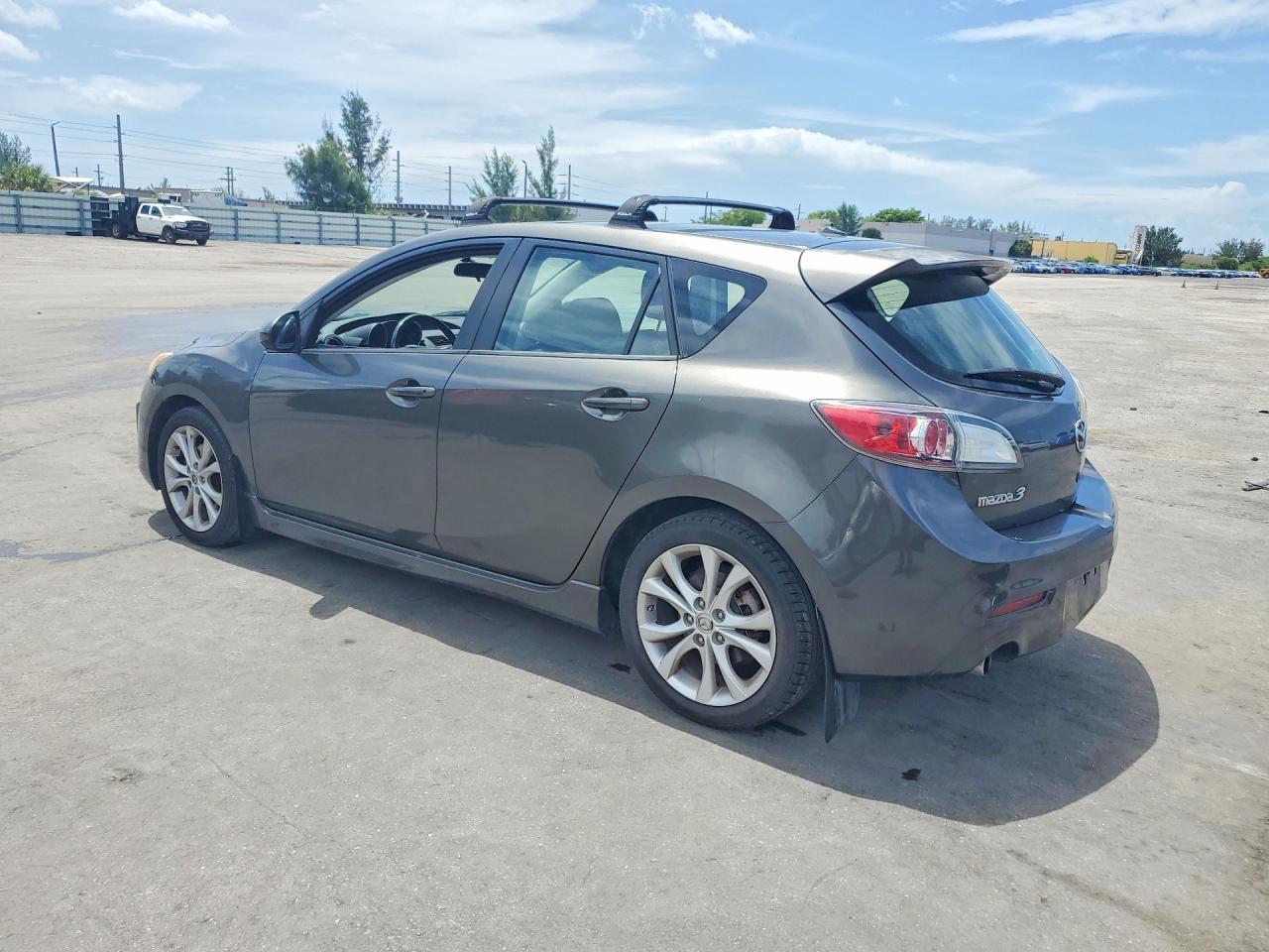 2011 Mazda 3 S - Image 2
