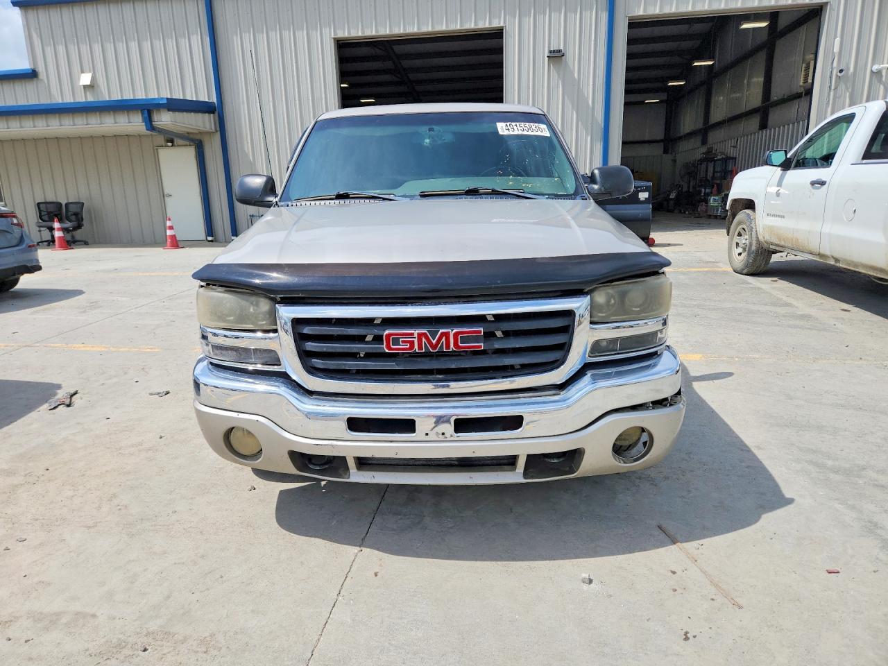 2004 GMC New Sierra C1500 - Фото 5
