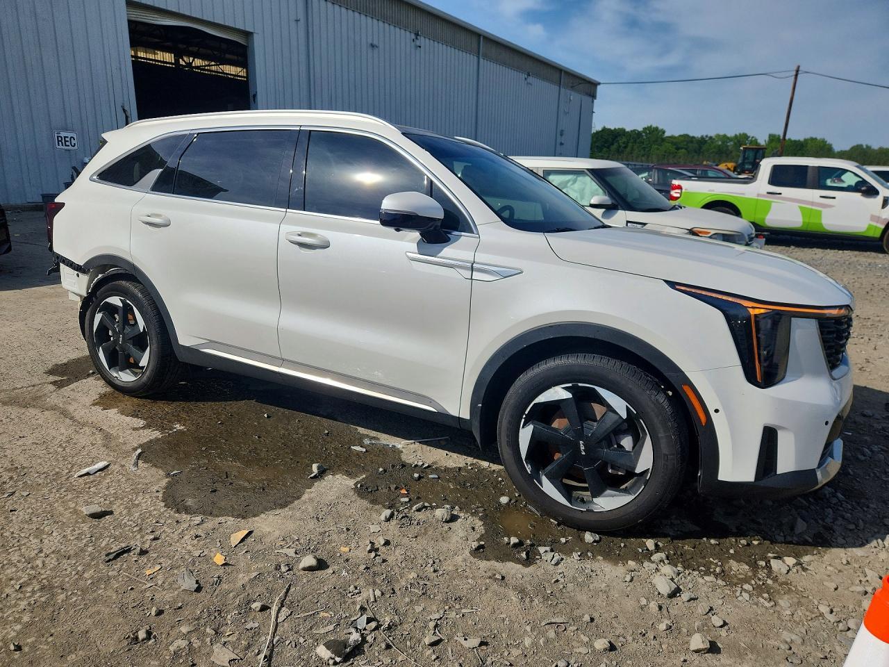 2025 Kia Sorento Sxp - Image 4