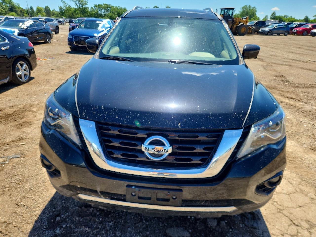2020 Nissan Pathfinder Platinum - Image 5