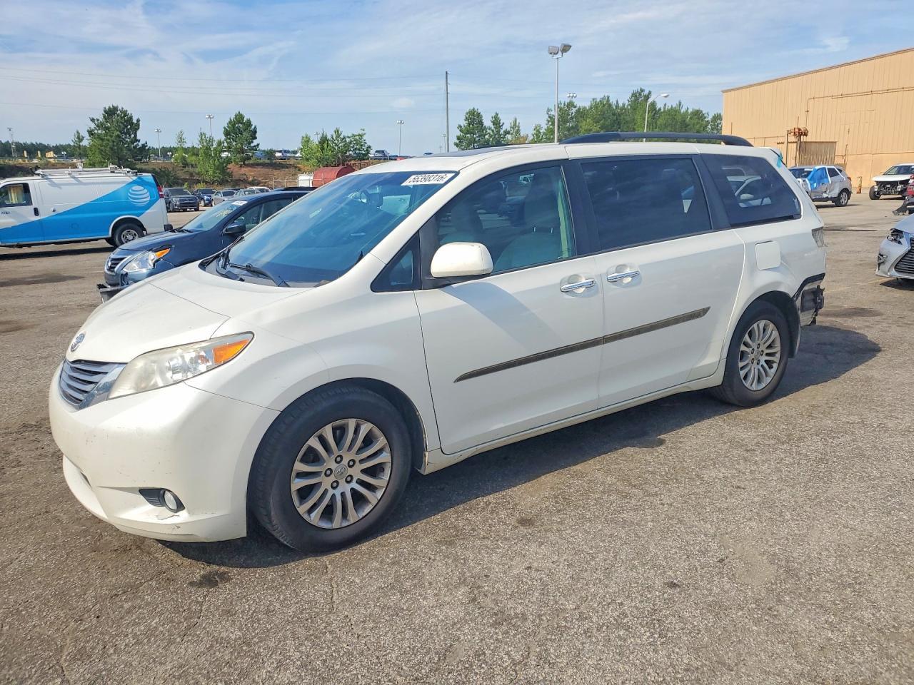 2017 Toyota Sienna Xle 8-Passenger