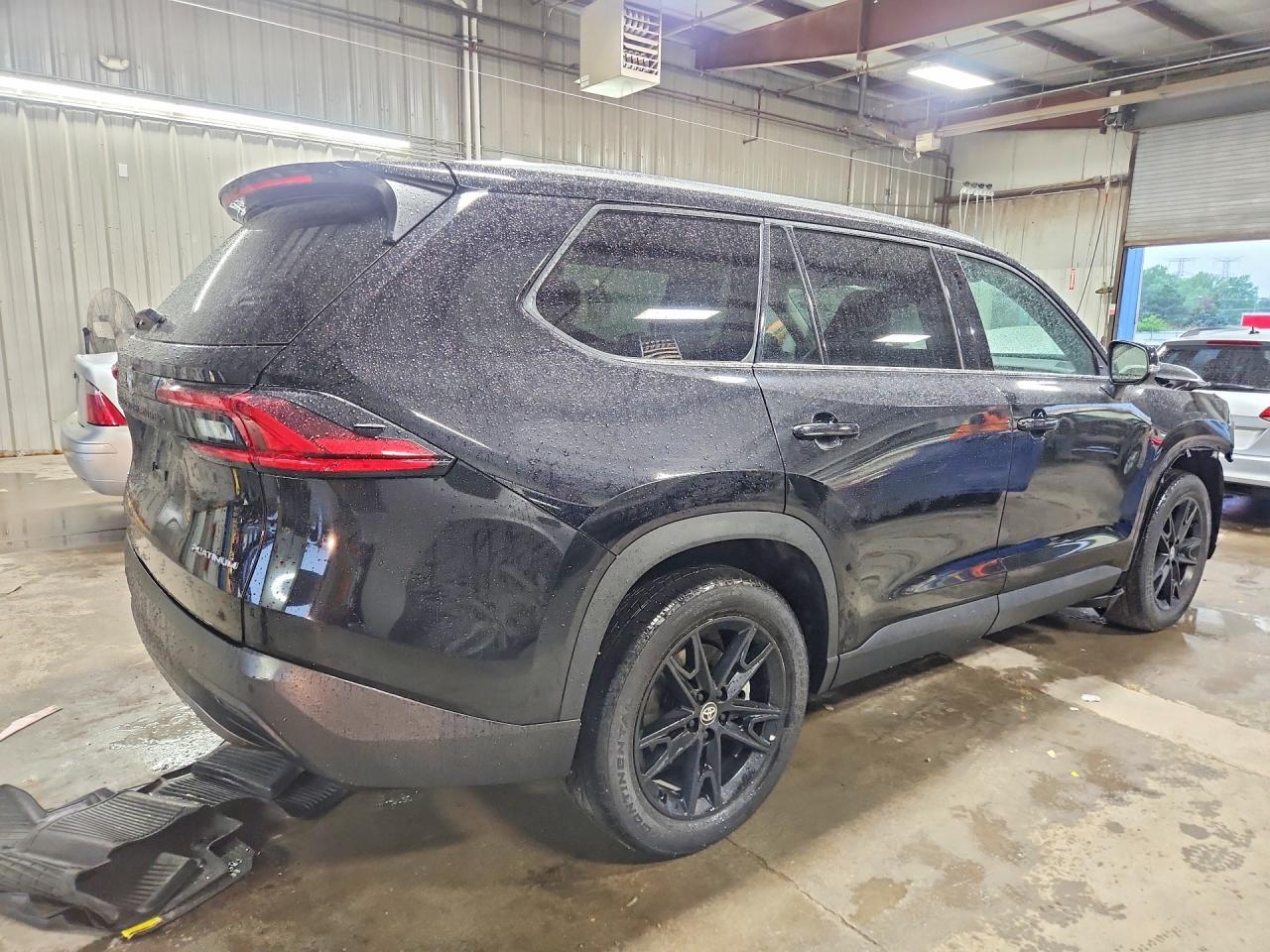 2026 Toyota Grand Highlander Platinum - Image 3