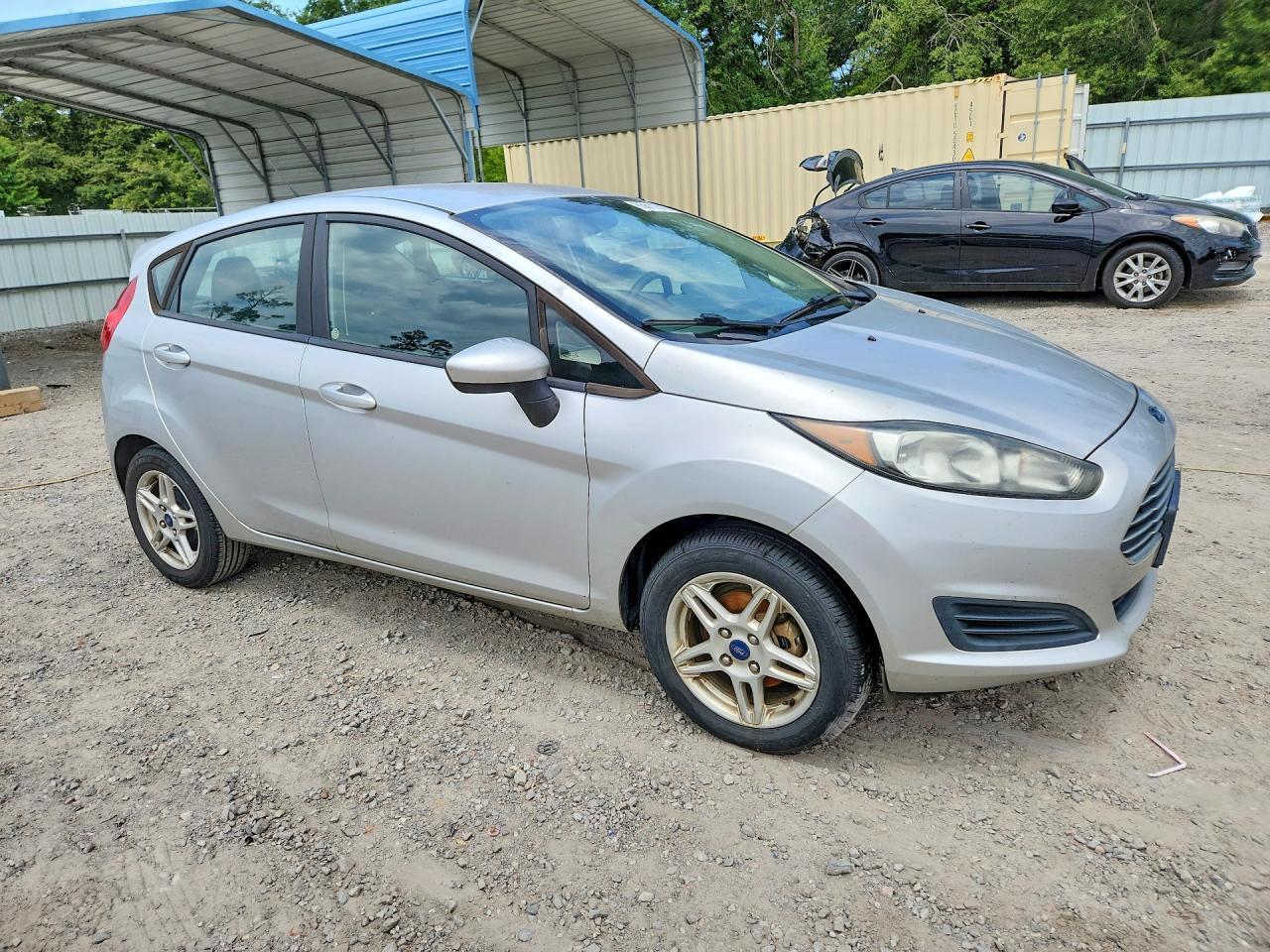 2019 Ford Fiesta Se - Image 4
