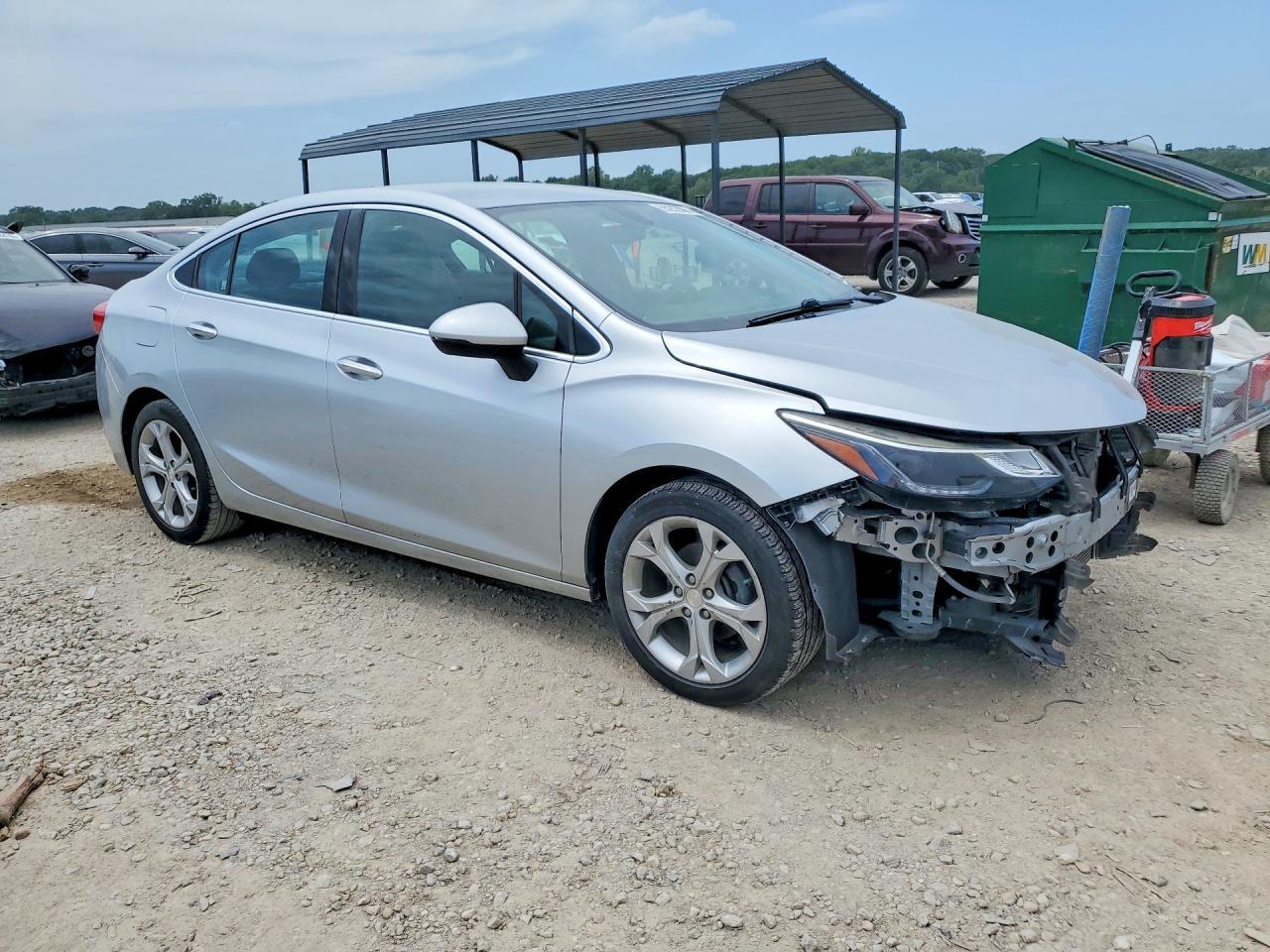 2018 Chevrolet Cruze Premier - Image 4