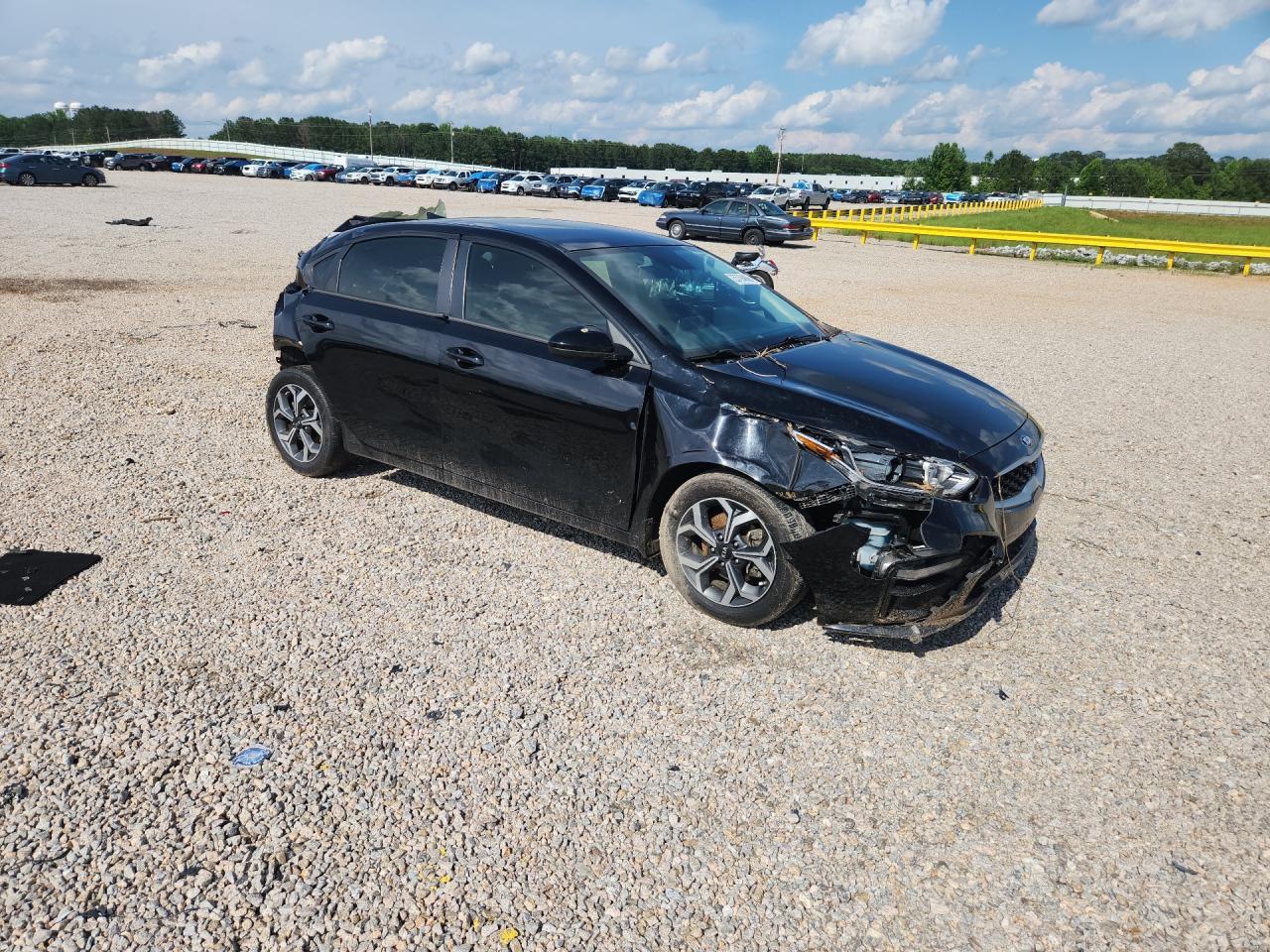 2021 Kia Forte Lxs - Image 4