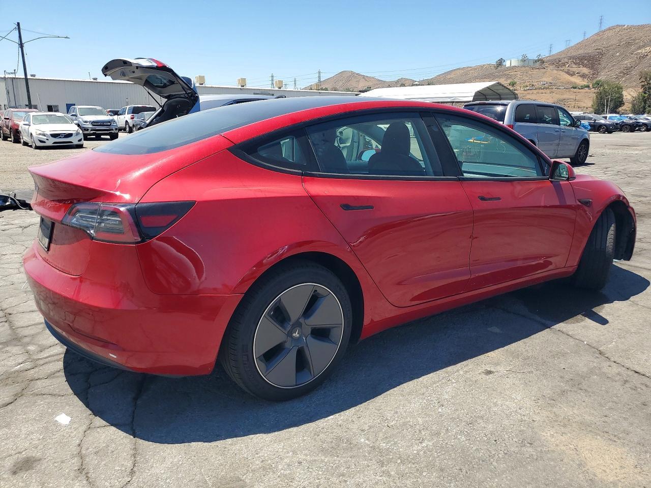 2023 Tesla Model 3 - Фото 3