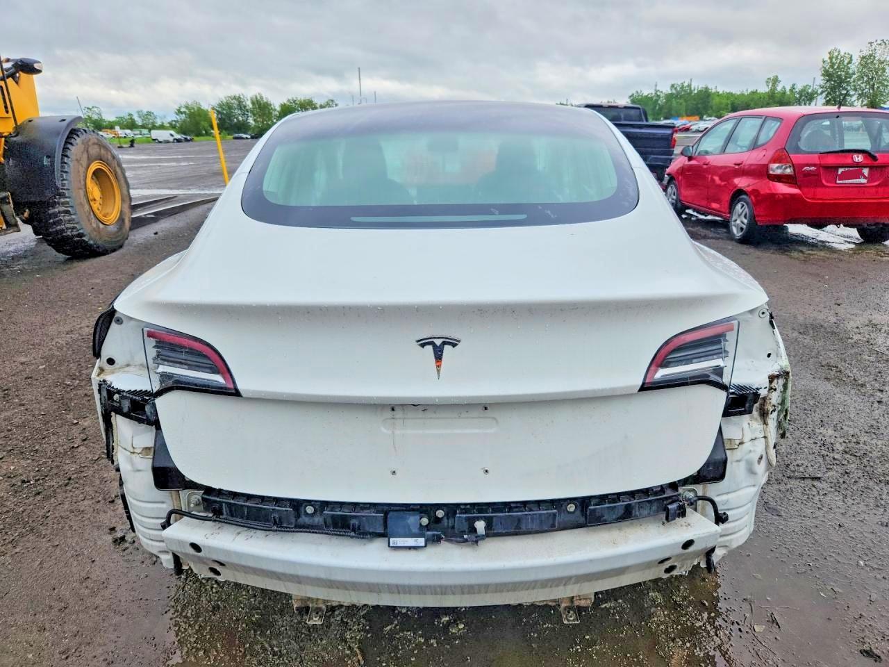 2018 Tesla Model 3 - Фото 6