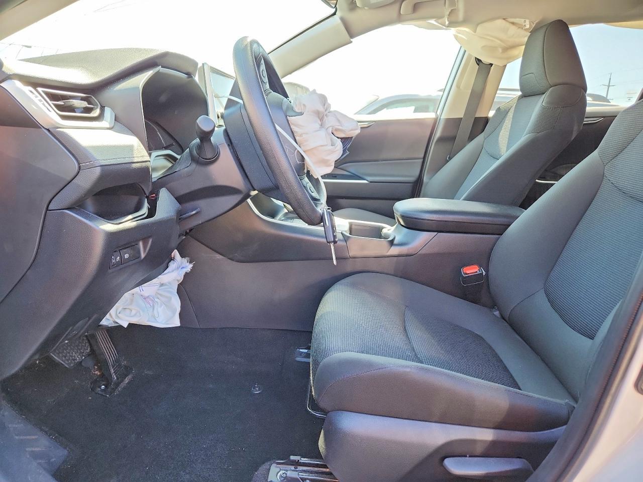 2025 Toyota Rav4 Le - Image 7