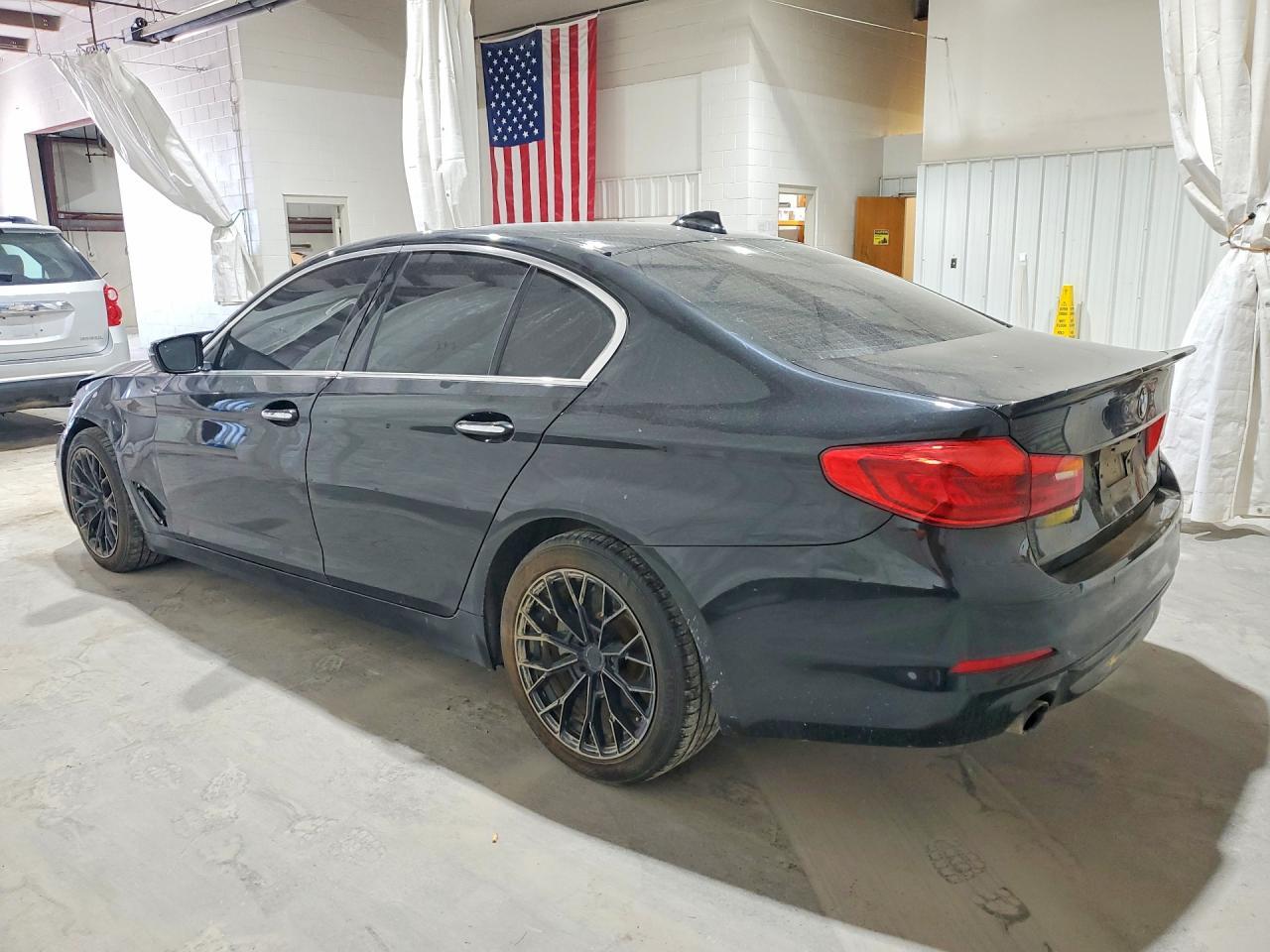 2018 BMW 530 Xi - Фото 2
