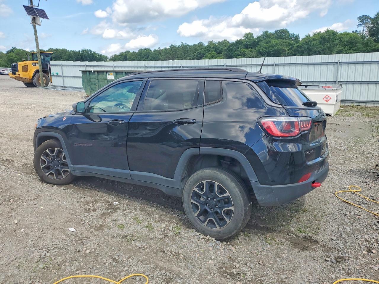 2019 Jeep Compass Trailhawk - Image 2