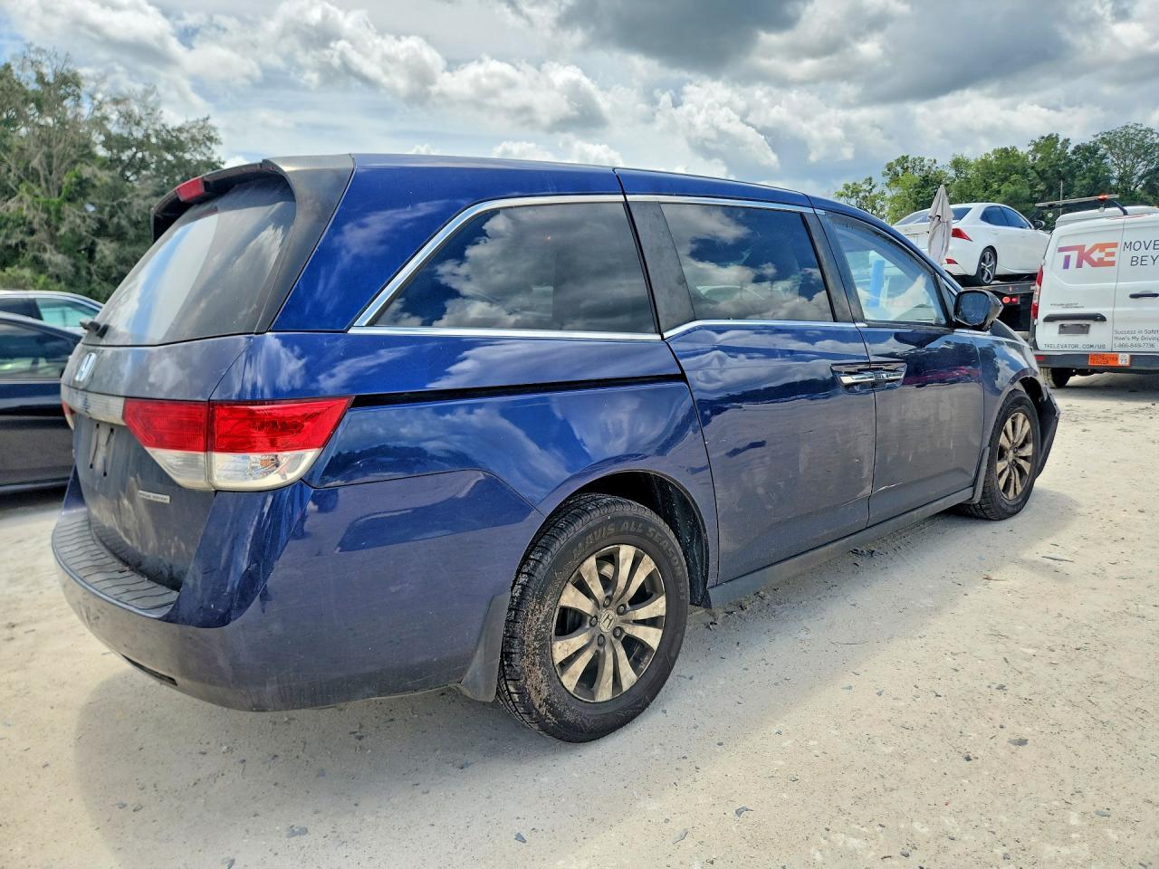 2016 Honda Odyssey Se - Image 3