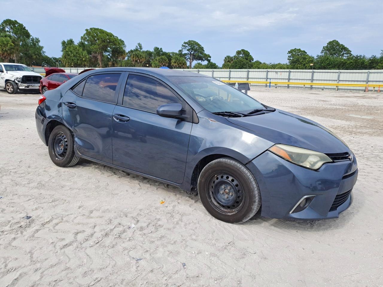 2014 Toyota Corolla L - Фото 7