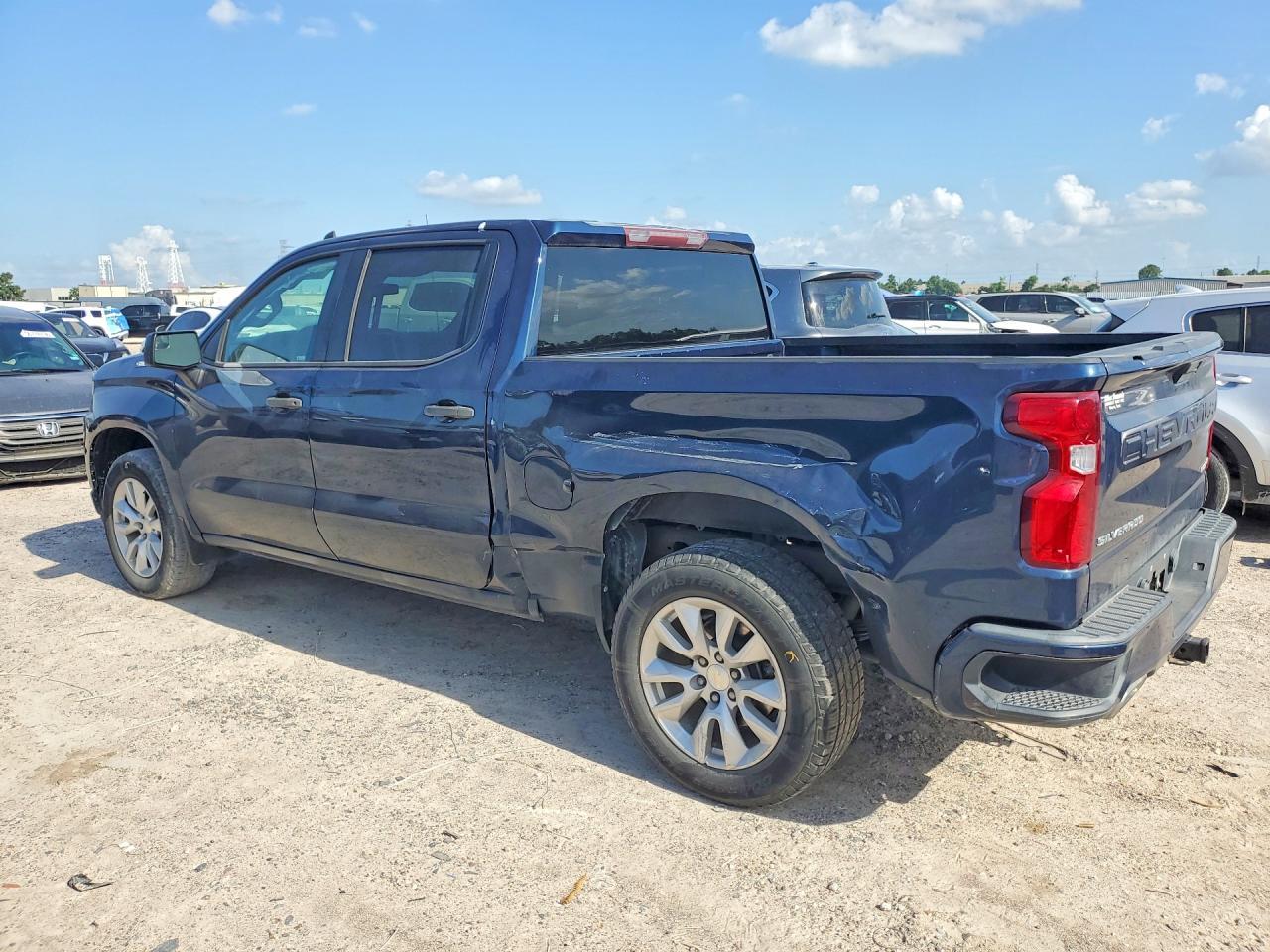 2020 Chevrolet Silverado C1500 Custom - Фото 2