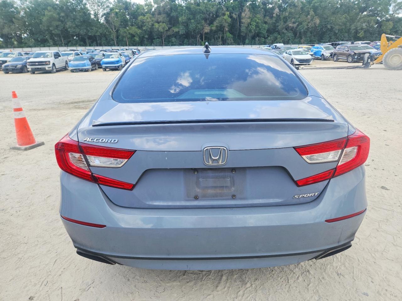 2022 Honda Accord Sport - Image 6