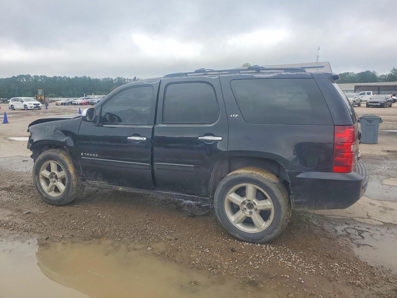 2008 Chevrolet Tahoe C1500 - Image 2
