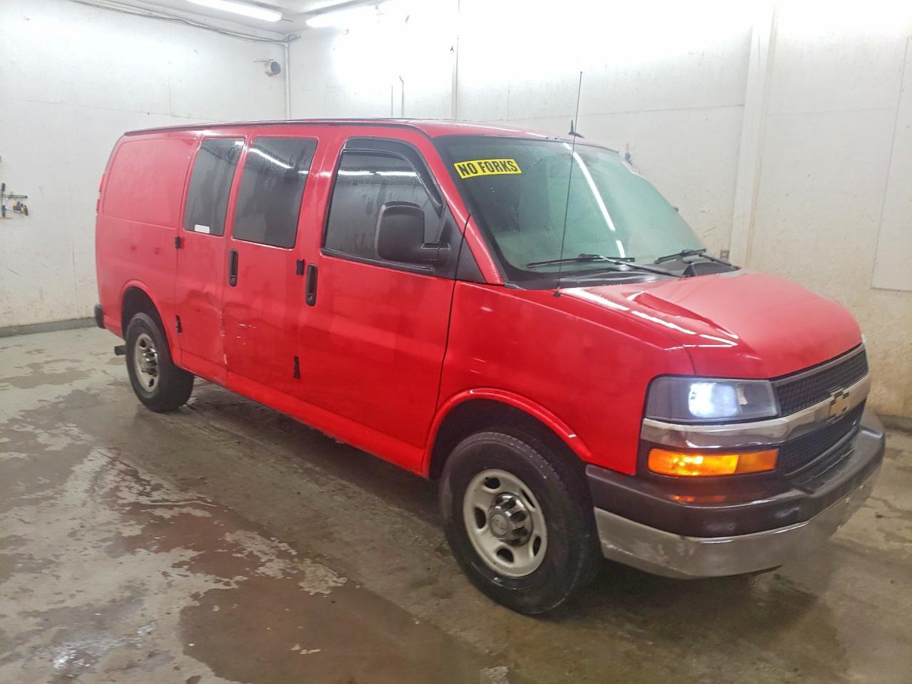 2015 Chevrolet Express G2500 - Image 4