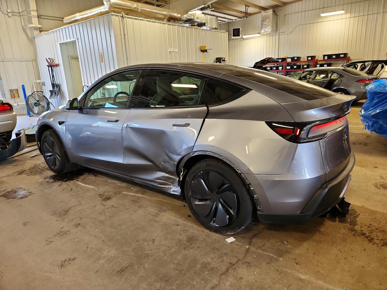 2026 Tesla Model Y - Image 2