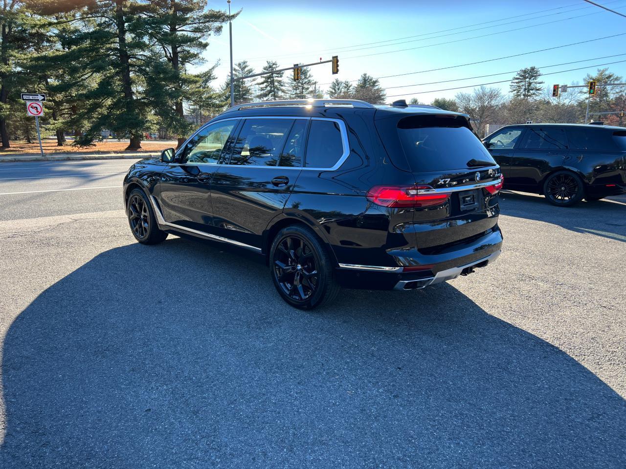 2020 BMW X7 xDrive40I - Фото 3