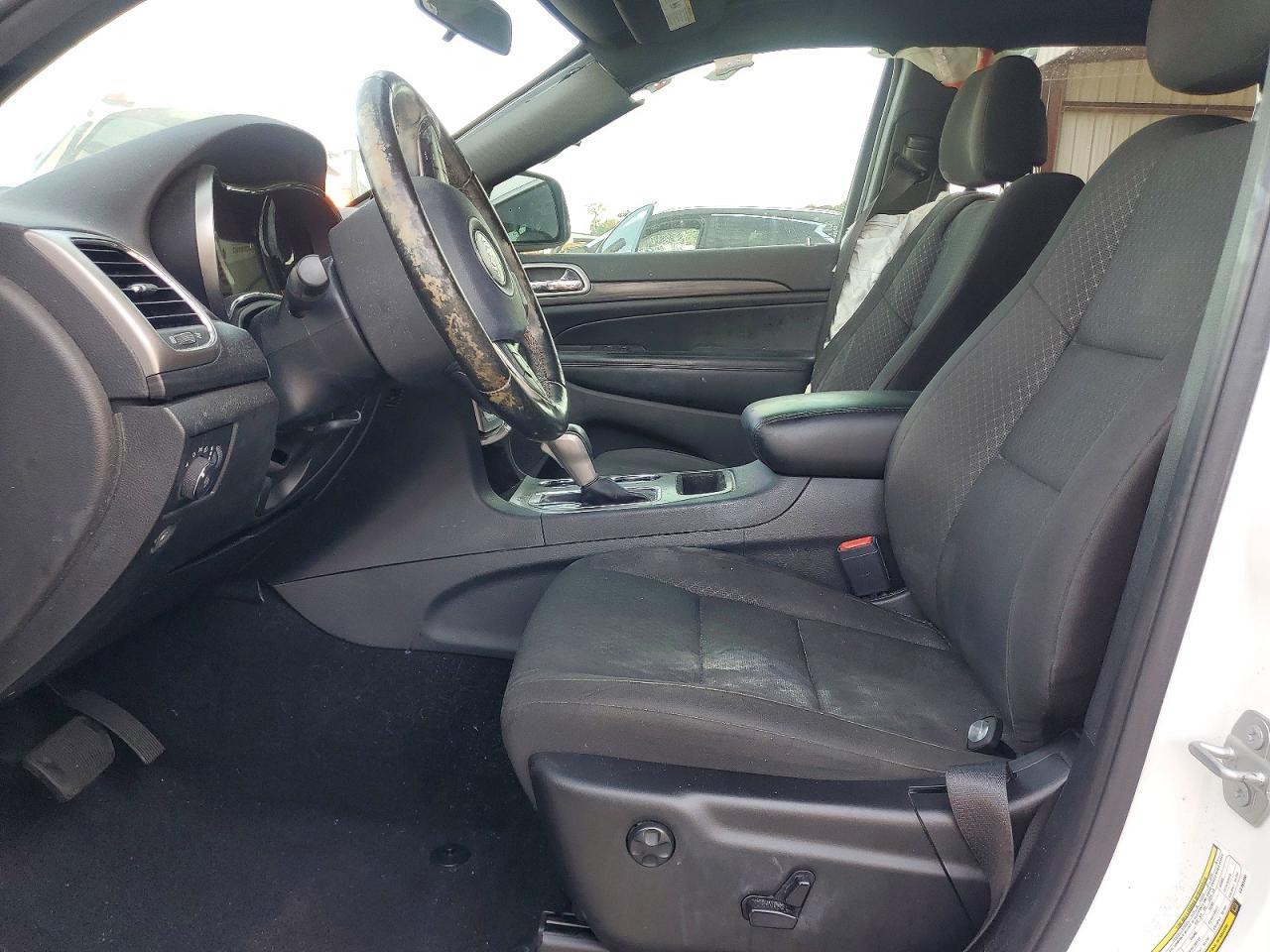 2020 Jeep Grand Cherokee Laredo - Image 7