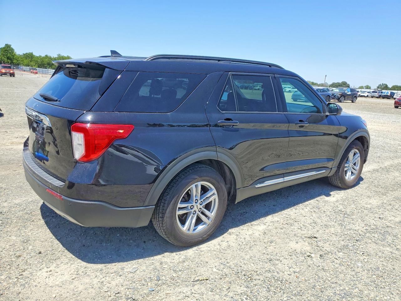 2023 Ford Explorer Xlt - Фото 3
