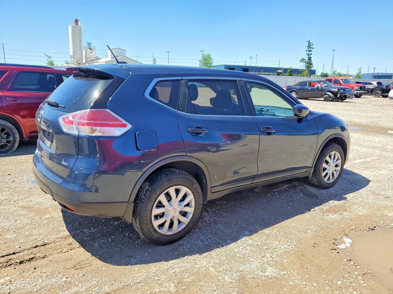 2016 Nissan Rogue S - Image 3