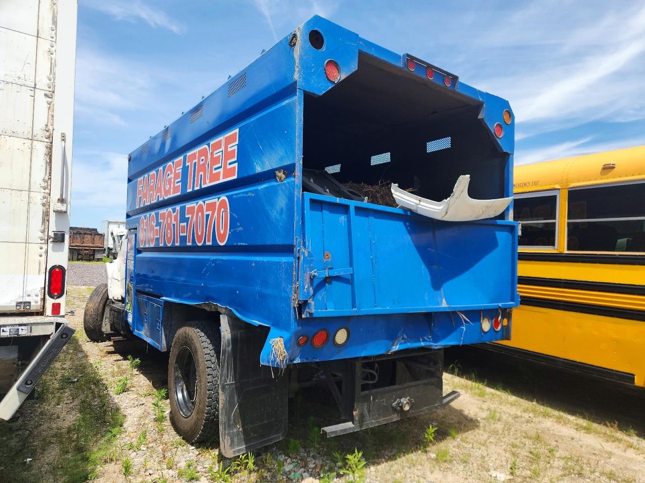 2006 Chevrolet C60 Chipper Truck - Фото 3