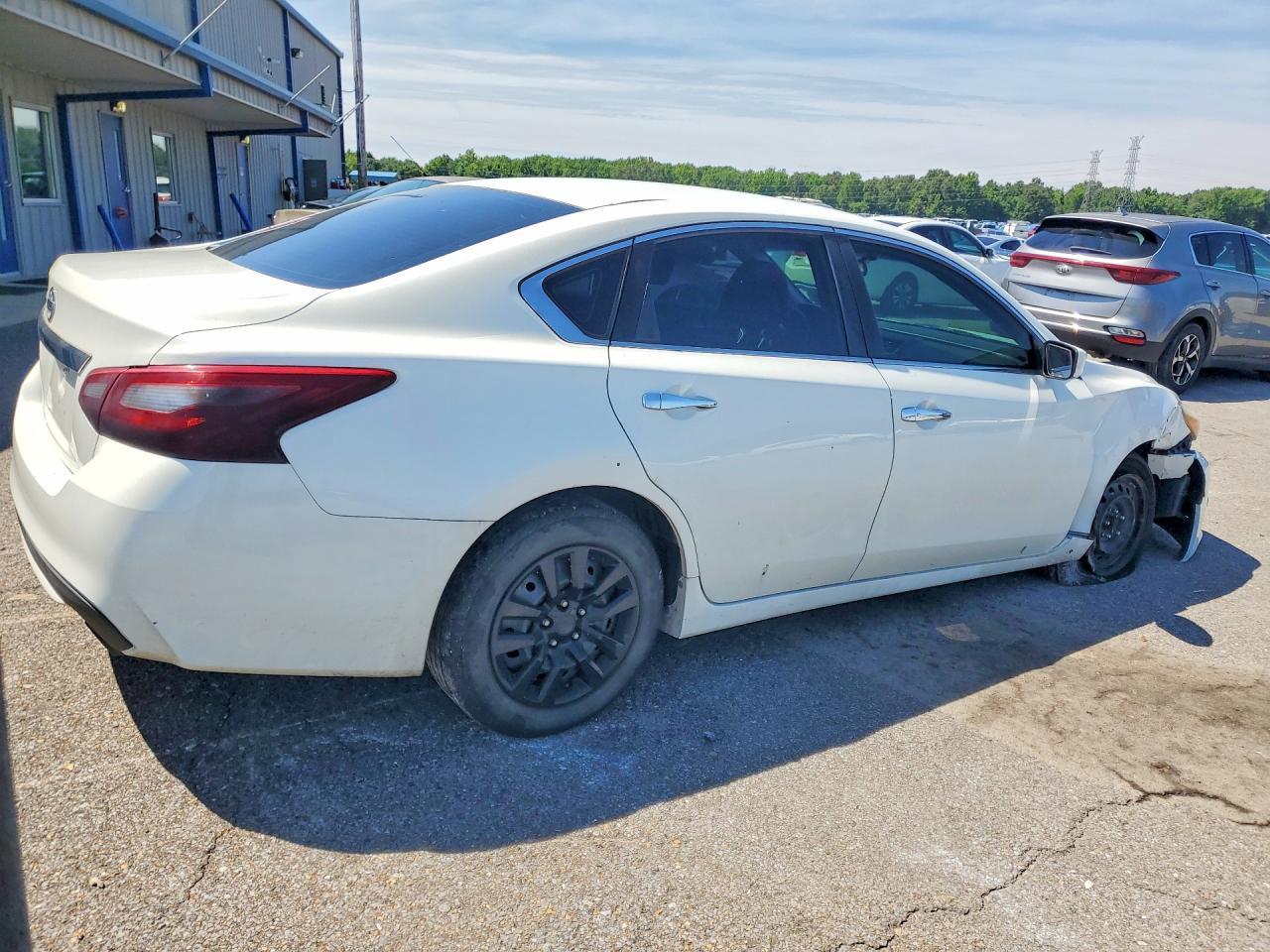 2018 Nissan Altima 2.5 S - Image 3