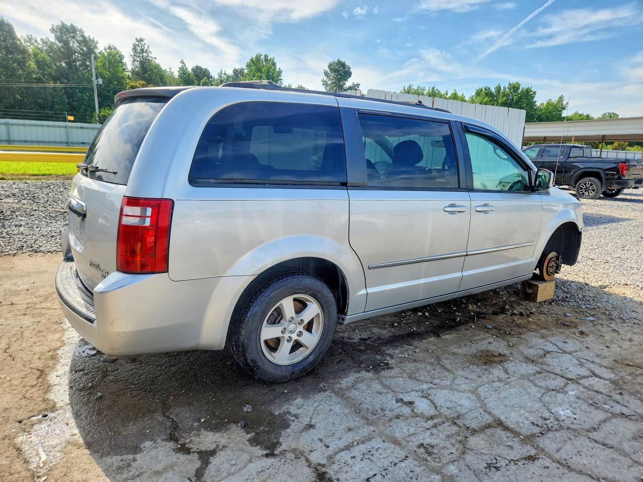 2010 Dodge Grand Caravan Sxt - Фото 3