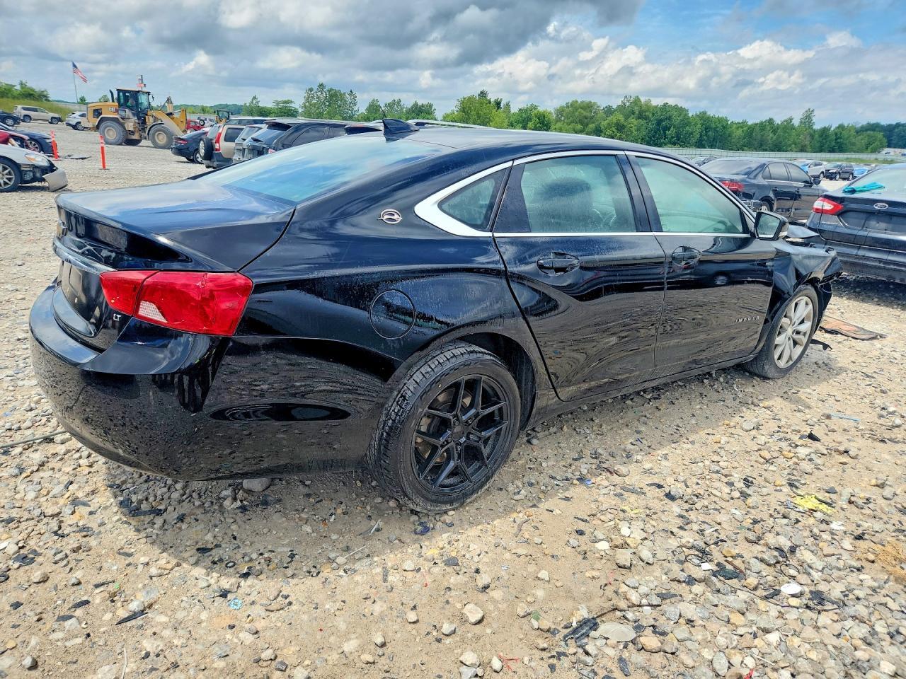 2017 Chevrolet Impala Lt - Фото 3