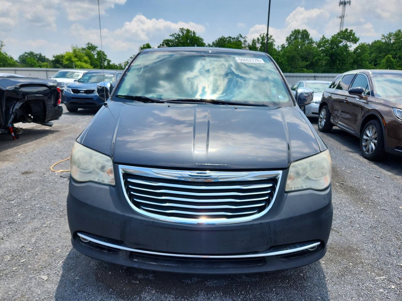 2014 Chrysler Town & Country Touring L - Image 5