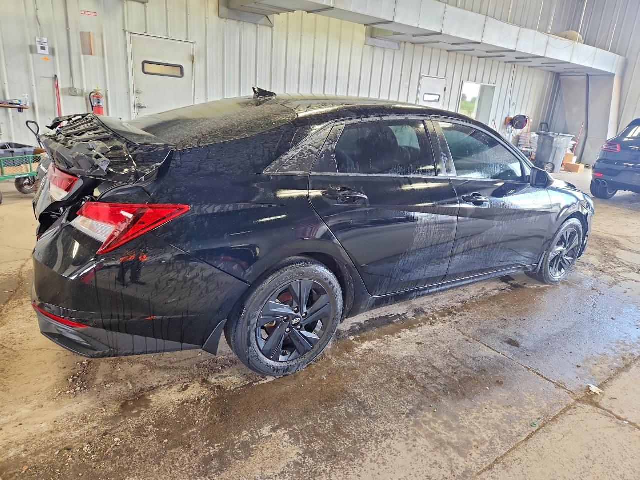 2023 Hyundai Elantra Sel - Фото 3