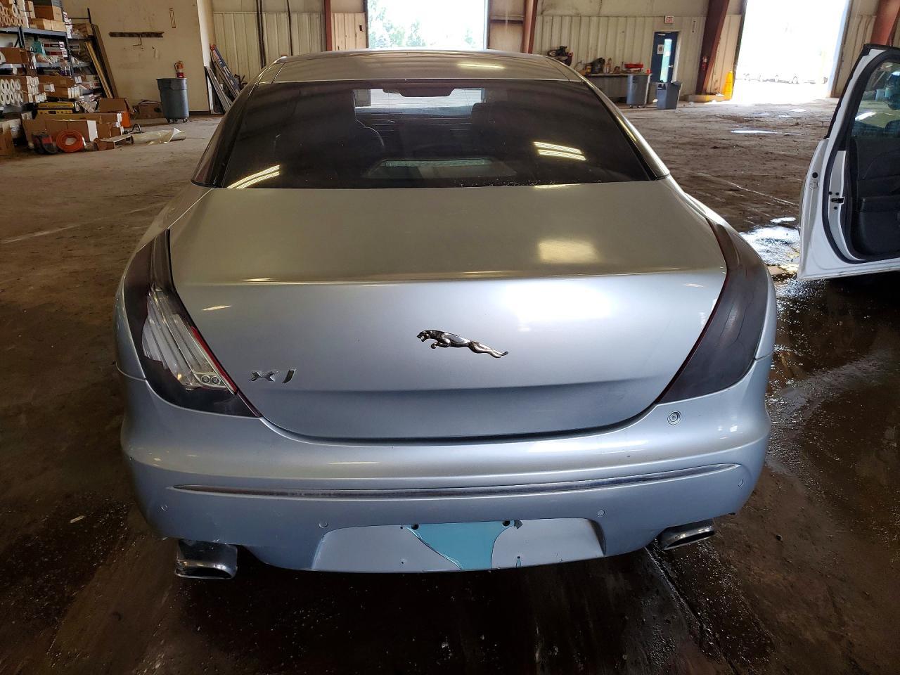 2011 Jaguar Xj - Image 6