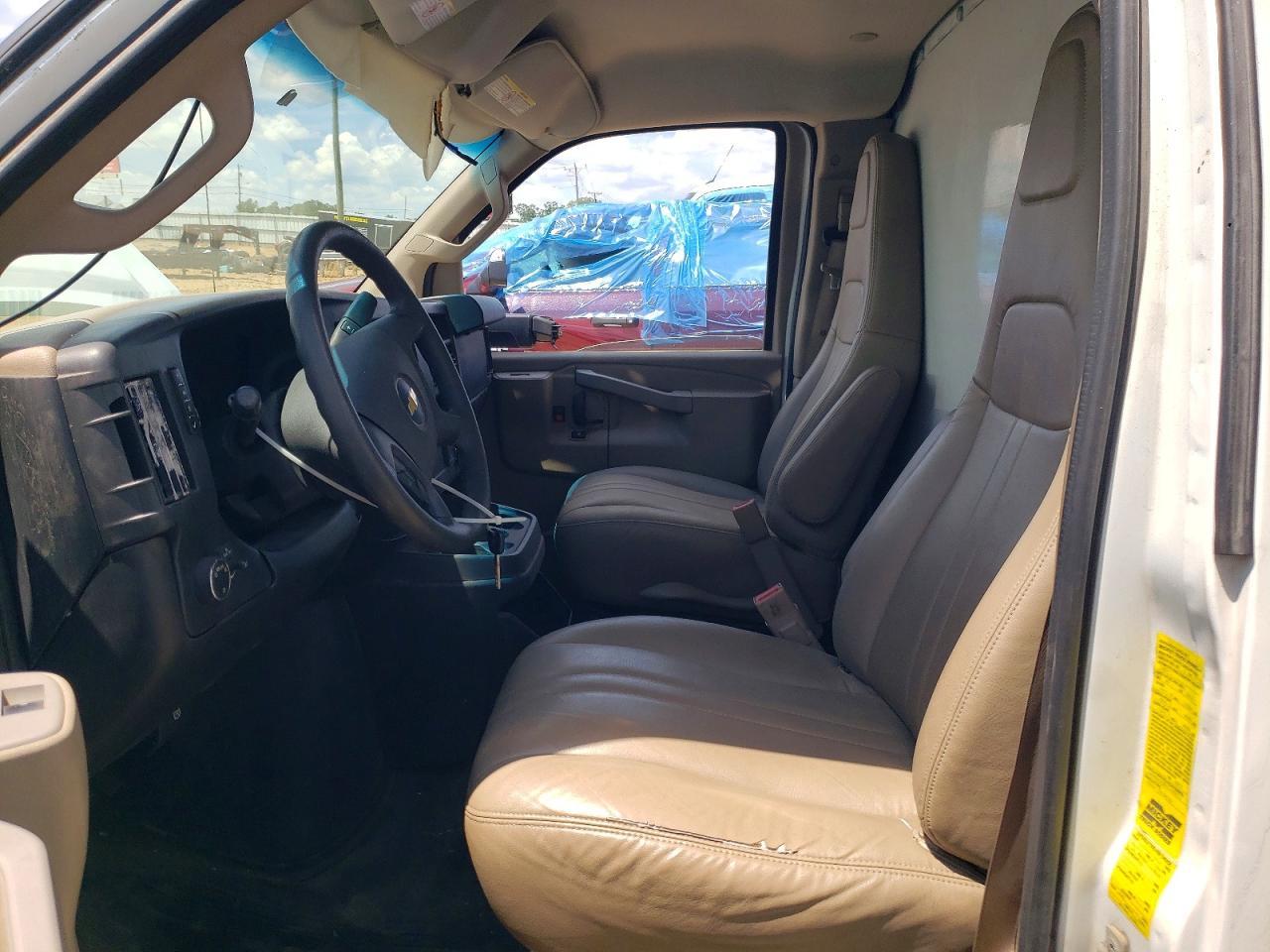 2017 Chevrolet Express Refrigerated Box Truck - Image 7