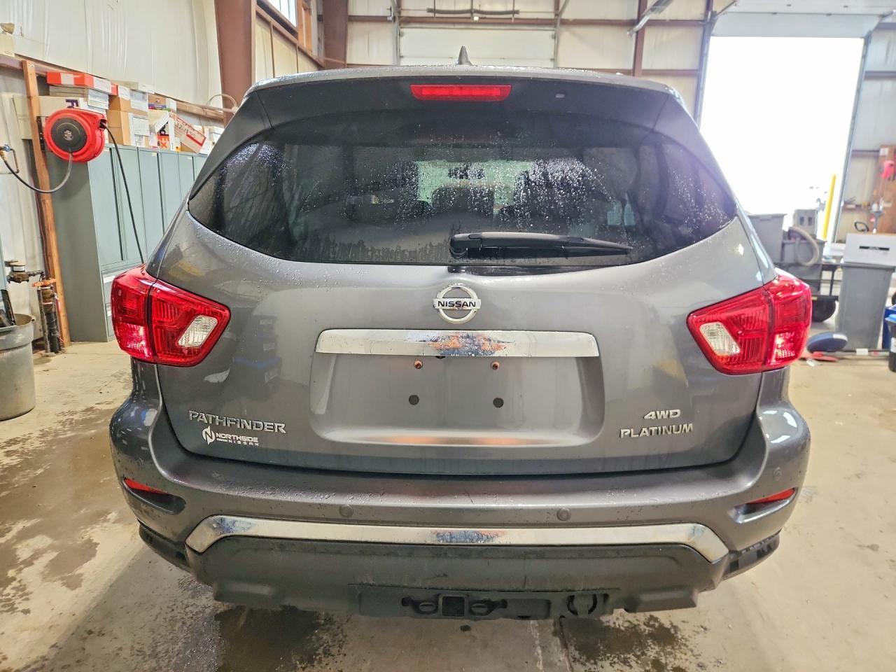 2020 Nissan Pathfinder Platinum - Image 6