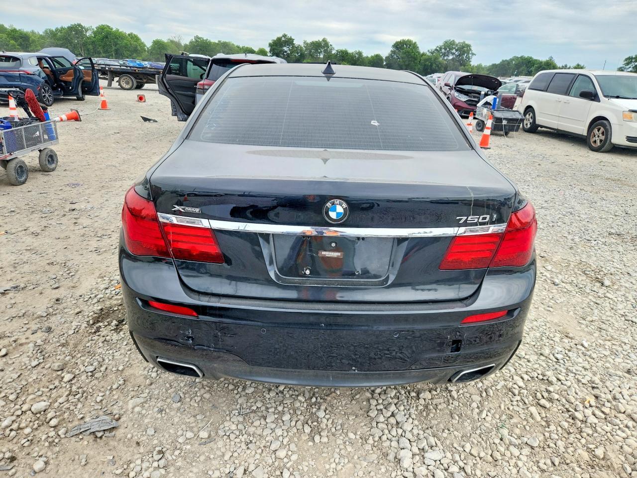 2015 BMW 750 Xi - Фото 6
