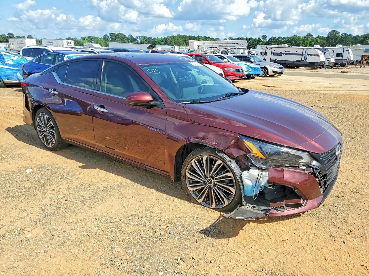 2023 Nissan Altima Sl - Image 4