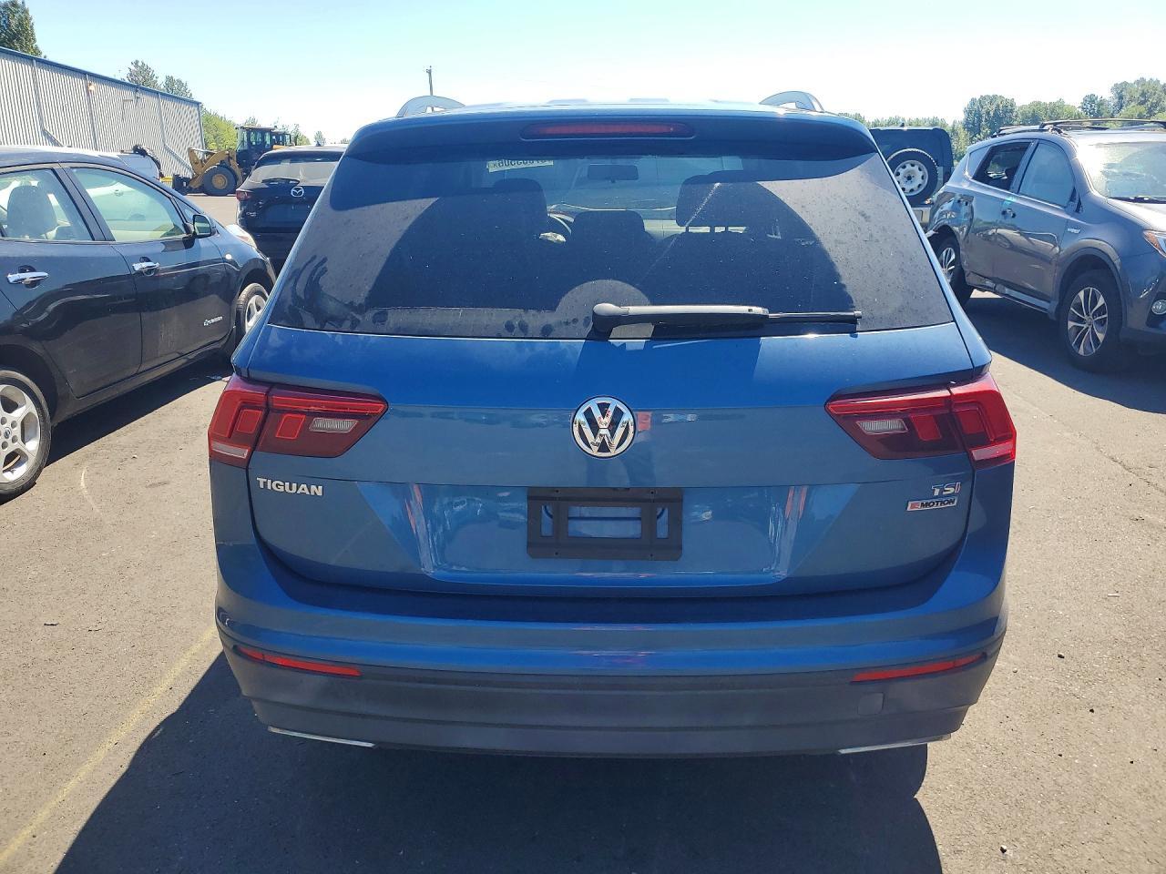 2018 Volkswagen Tiguan S - Фото 6
