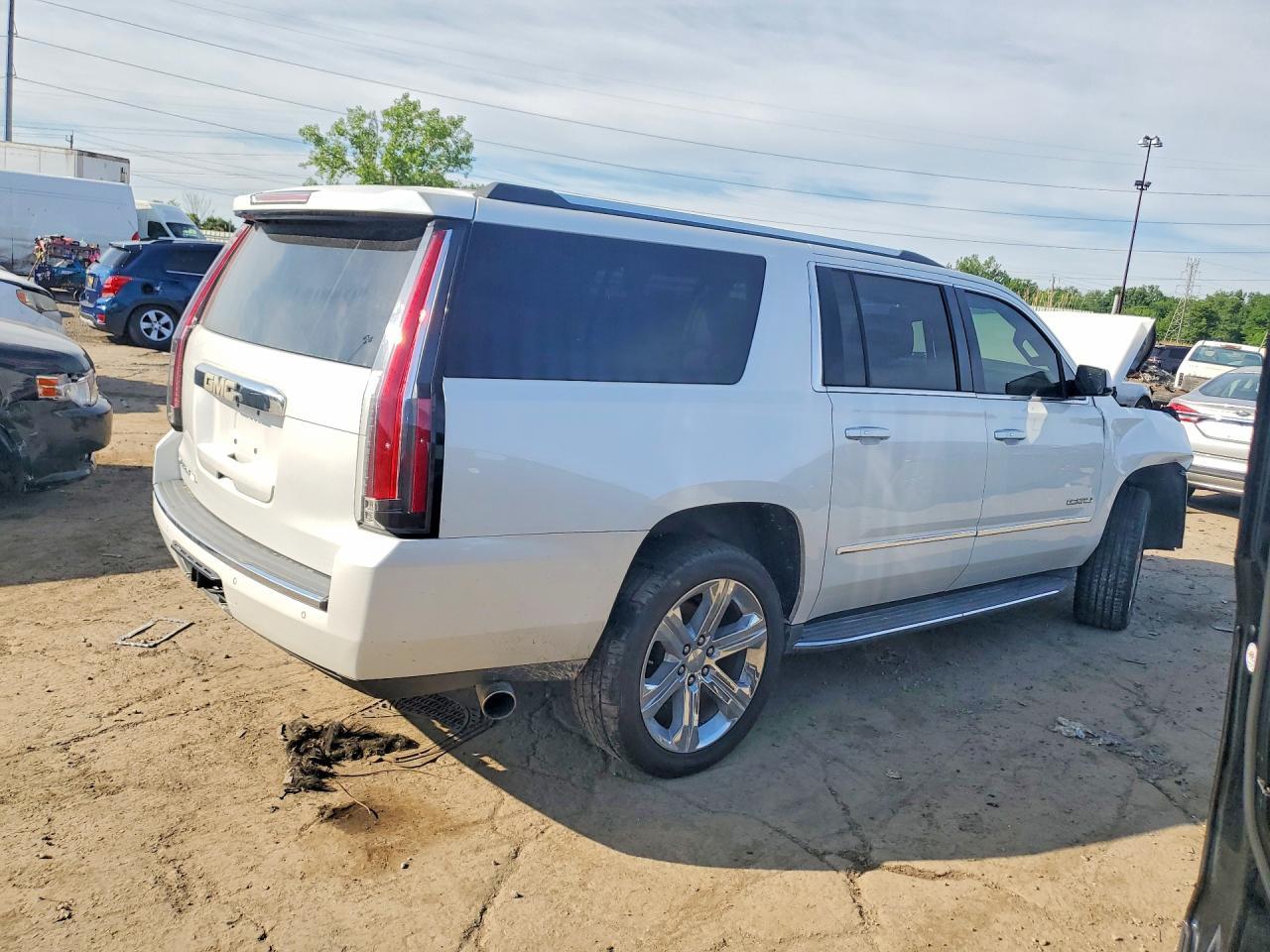 2016 GMC Yukon Xl Denali - Фото 3