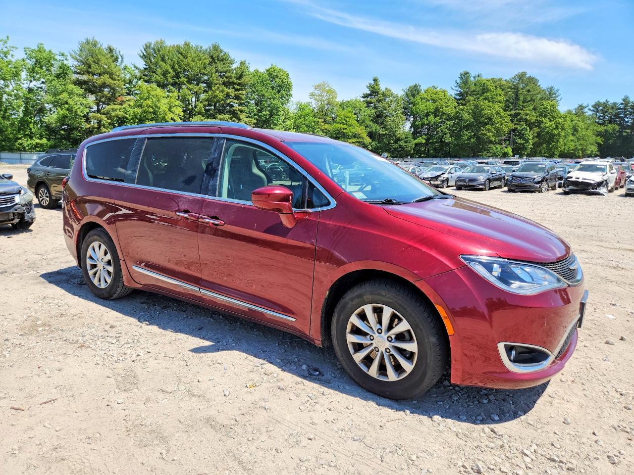 2018 Chrysler Pacifica Touring L Plus - Image 4