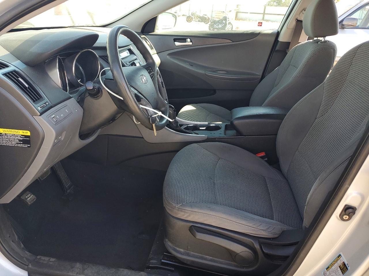 2012 Hyundai Sonata Gls - Image 7