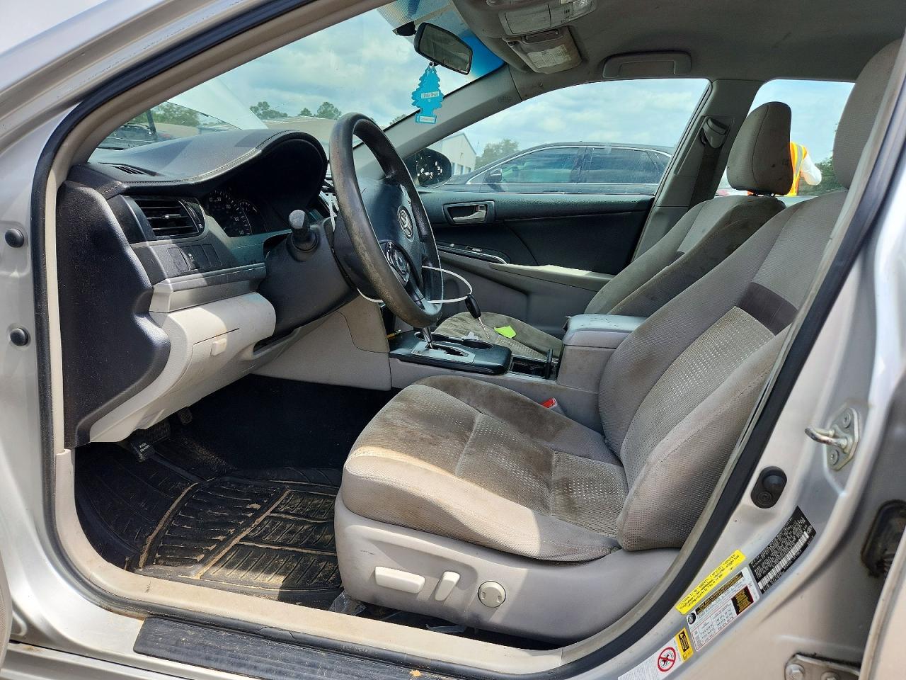 2014 Toyota Camry Le - Image 7