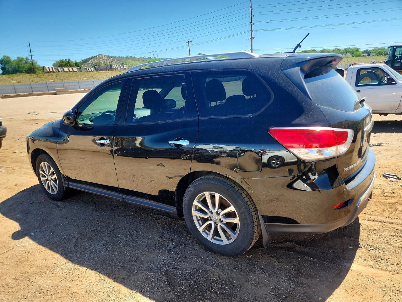 2014 Nissan Pathfinder Sv - Фото 2