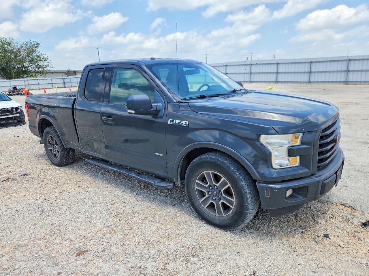 2016 Ford F150 Super Cab - Image 4