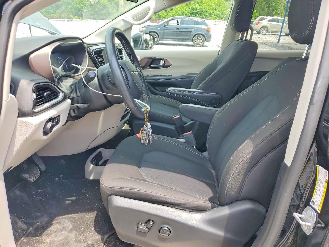 2022 Chrysler Voyager Lx - Фото 7