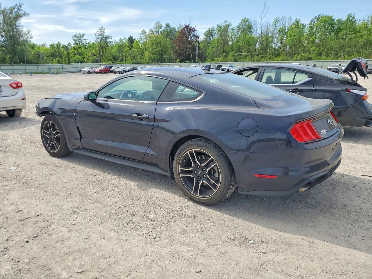 2021 Ford Mustang - Фото 2