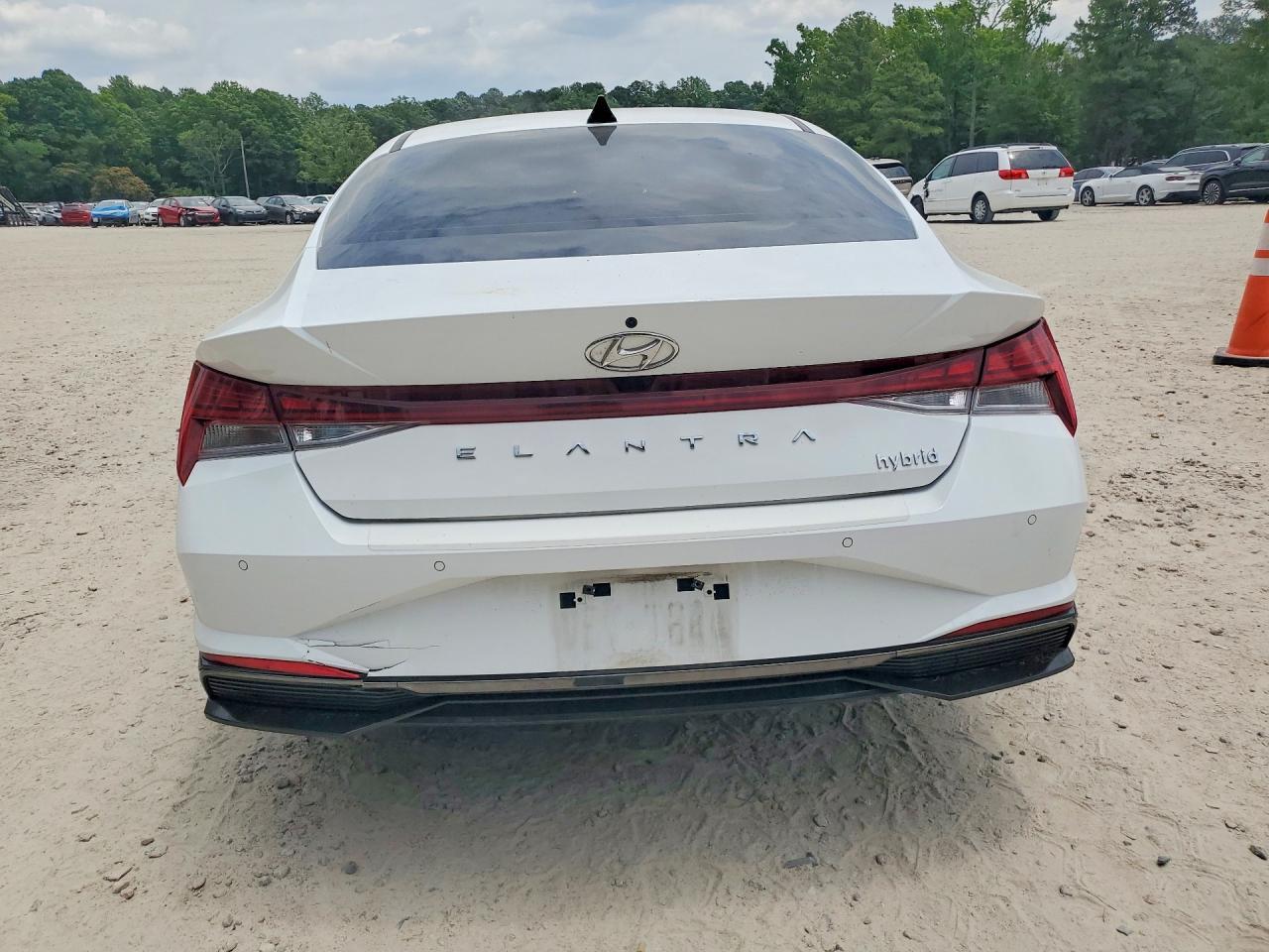 2023 Hyundai Elantra Limited - Image 6