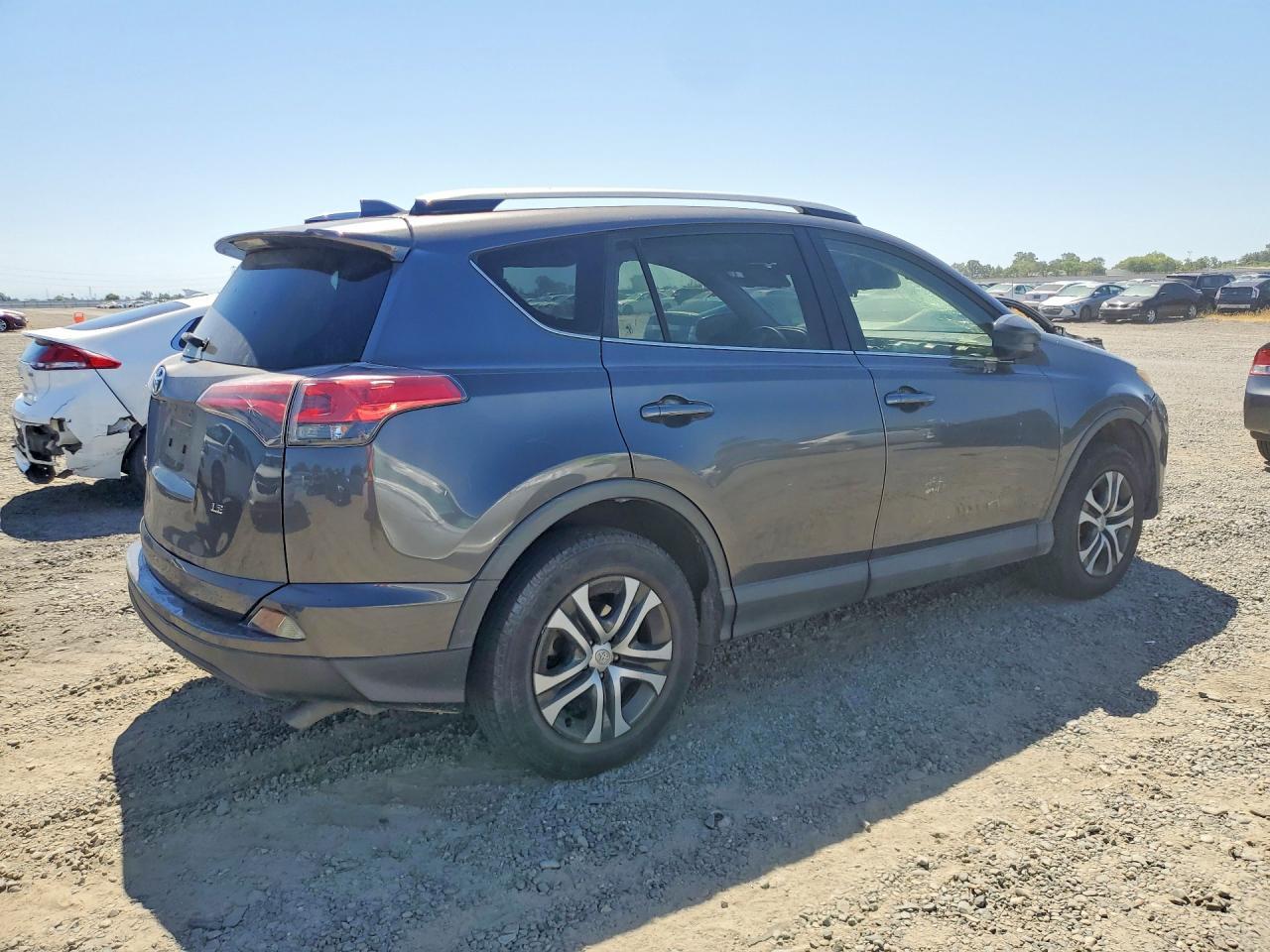 2018 Toyota Rav4 Le - Фото 3