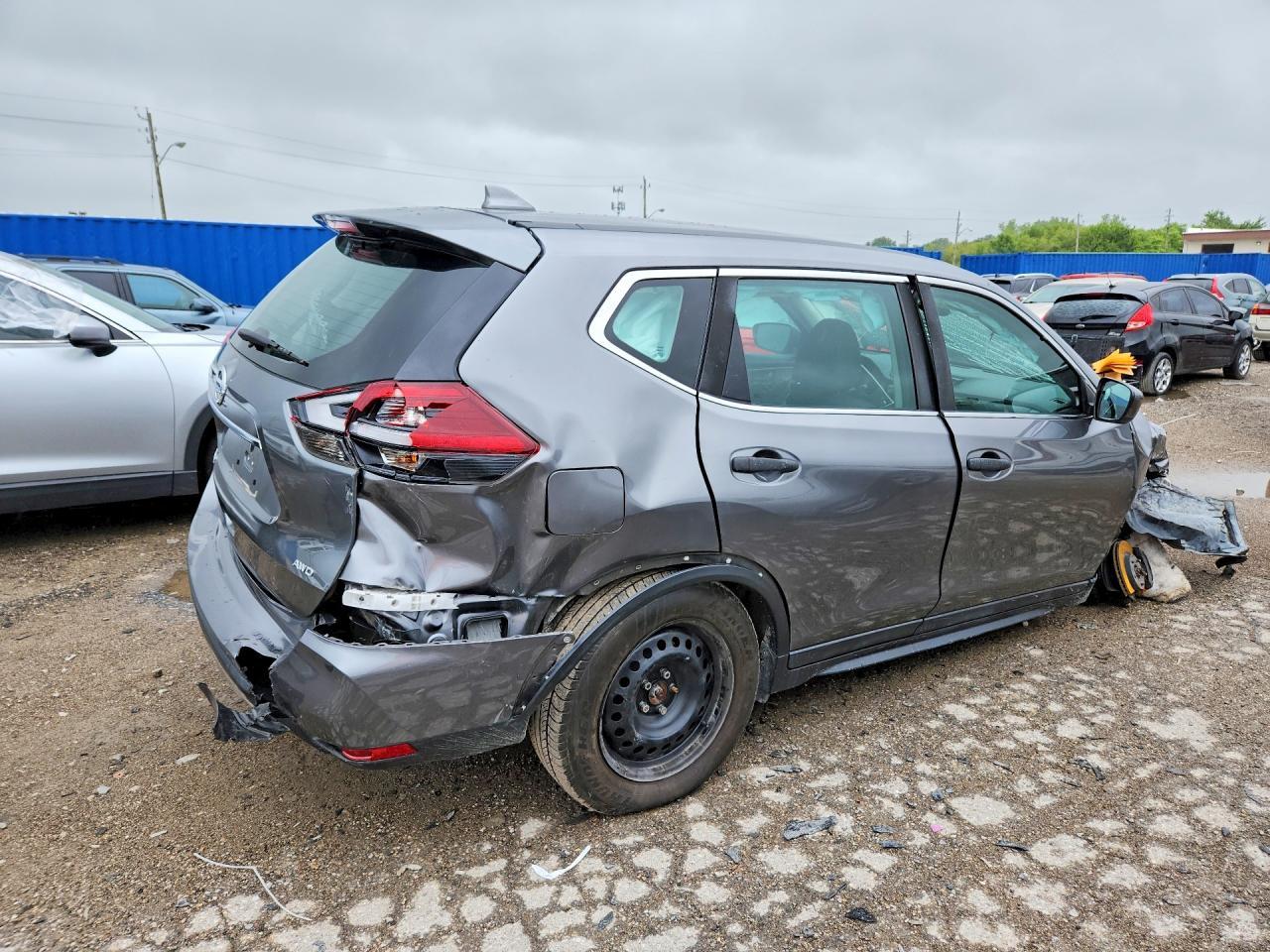 2020 Nissan Rogue - Image 3