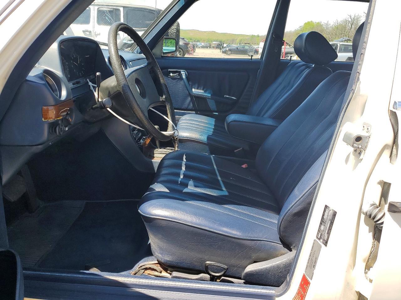 1983 Mercedes-Benz 240 D - Image 7
